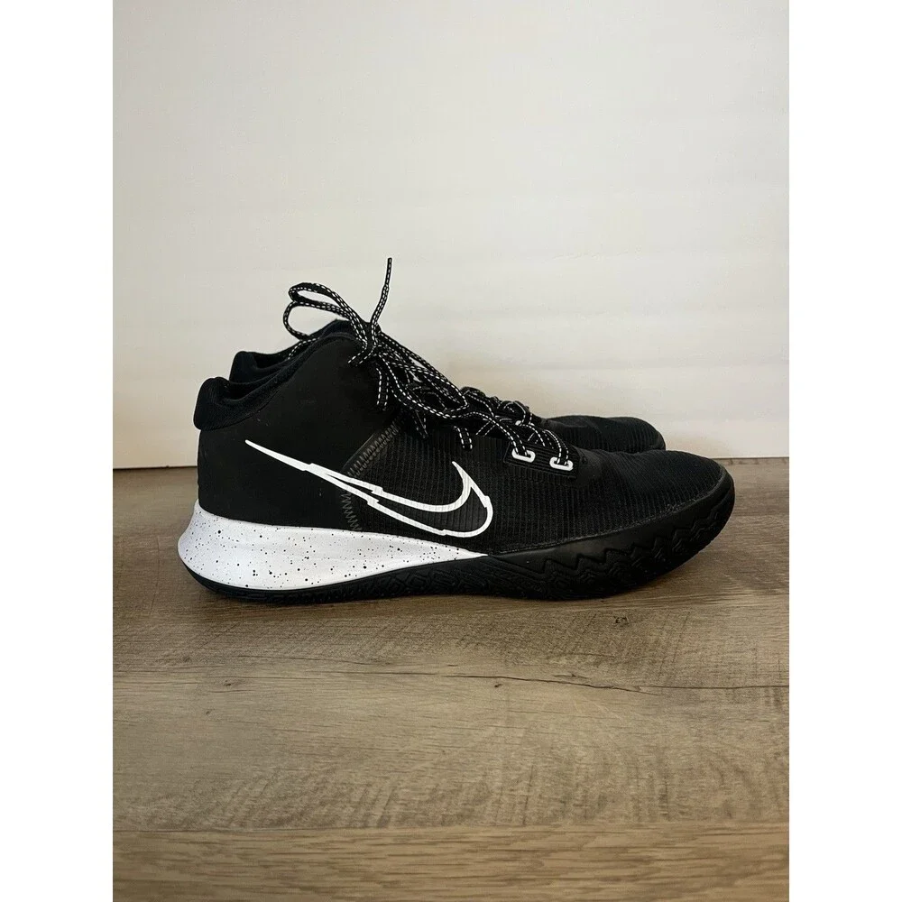 Nike Kyrie Flytrap 4 Men Size 11 Black White Basketball Shoes  CT1972-001